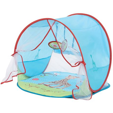 Палатка также дает возможность установить противомоскитную сетку, которая защищает от нежелательных насекомых
