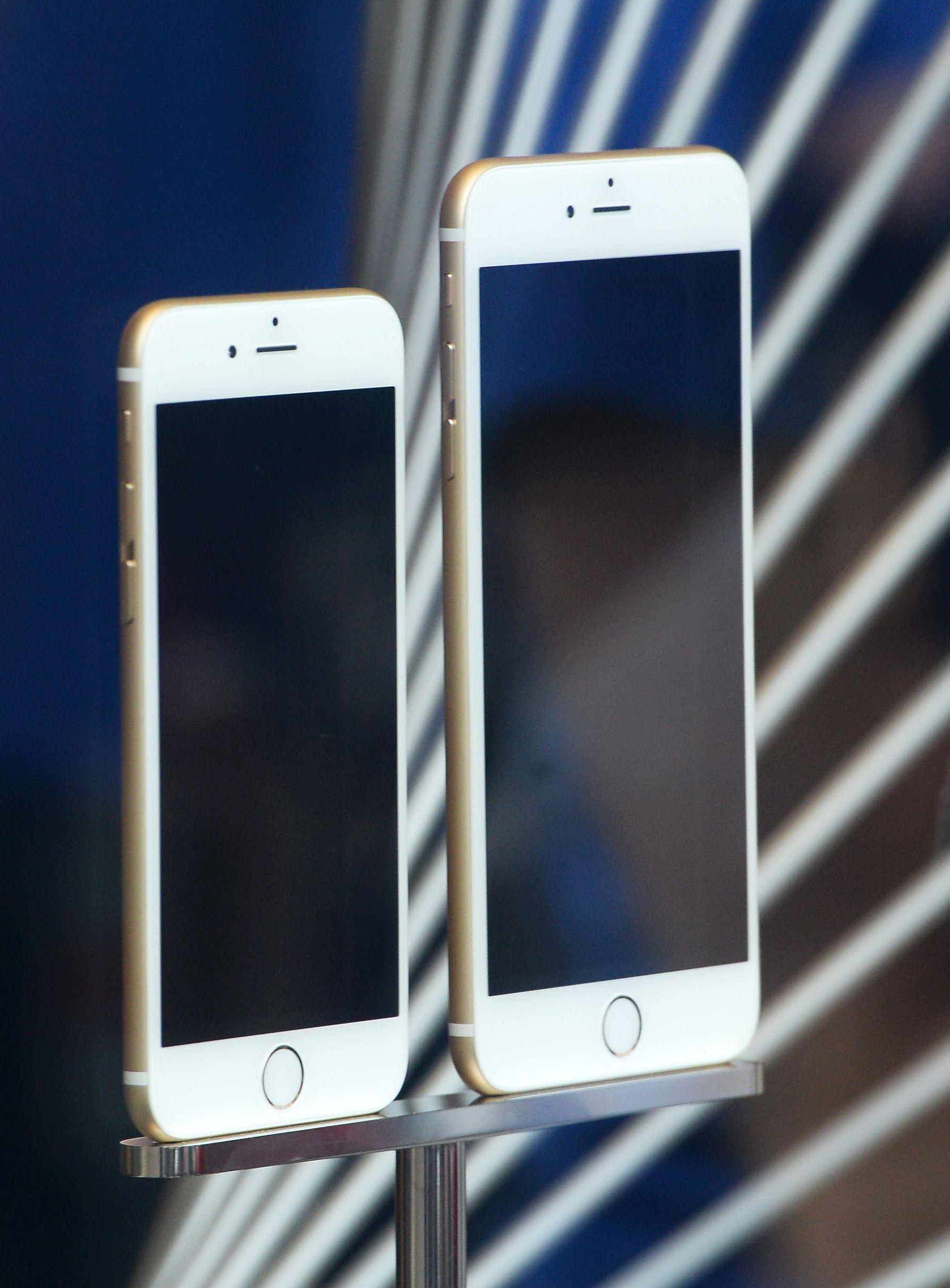 НЕ выплескивай на совершенно новый   iPhone XS   только пока - потому что Apple только что сделала ваш старый iPhone намного быстрее